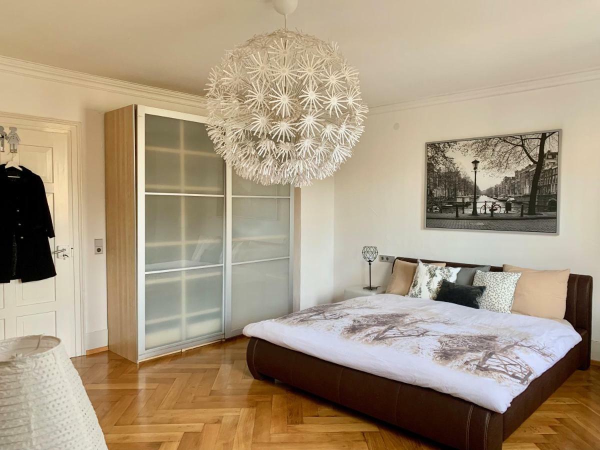 Deluxe Business City Apartments Metzingen Villa Landenberger Buitenkant foto